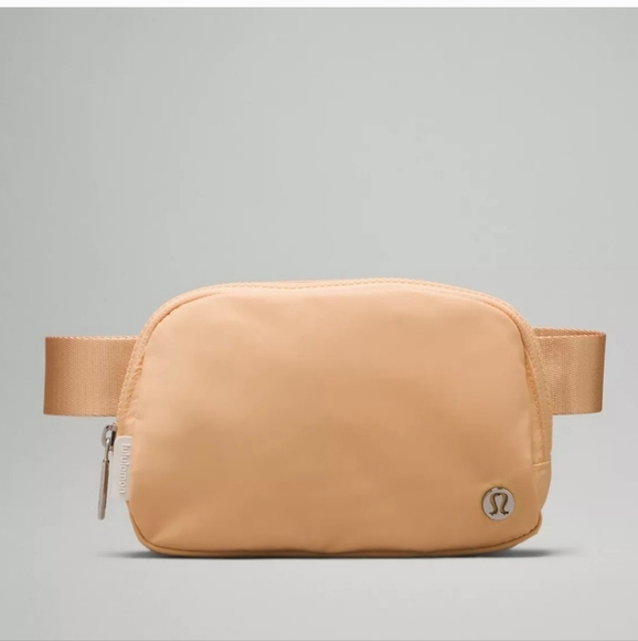 lululemon athletica Handbags - Lululemon Everywhere Belt Bag 1L NWT